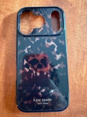 Kate Spade New York tortoise iPhone 17 Pro